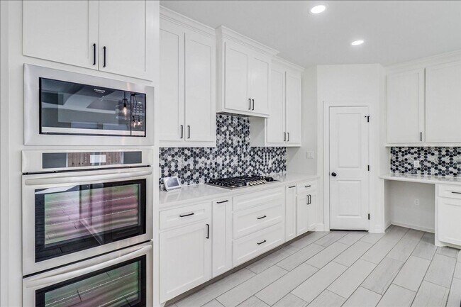 Building Photo - 4126 Azali Dr