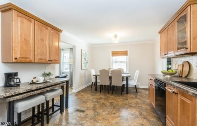 Building Photo - 7 Evergreen Terrace