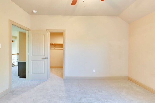 Building Photo - 2500 Speidel Dr