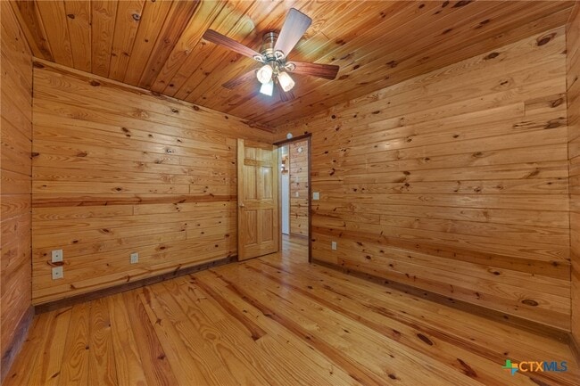 Building Photo - 1466 Bonnyview Dr