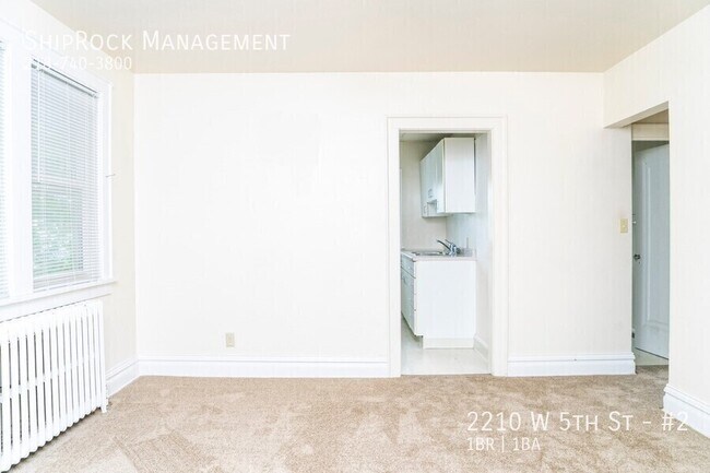 Building Photo - 2210 W 5th St