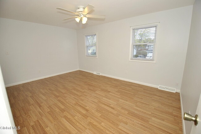 Building Photo - 33 B Ledgewood Dr