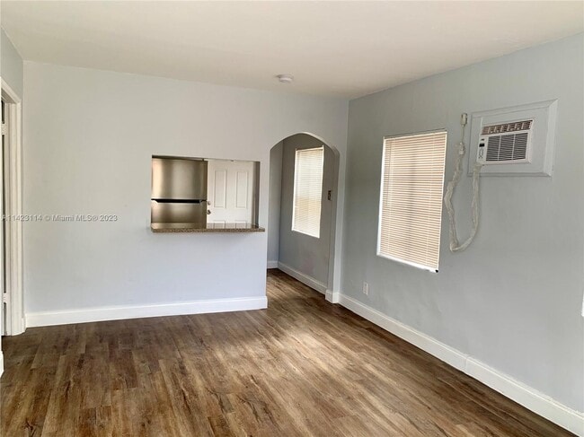 Building Photo - 2316 Madison St