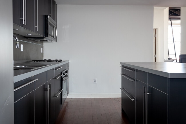 Building Photo - 257 S Spring St