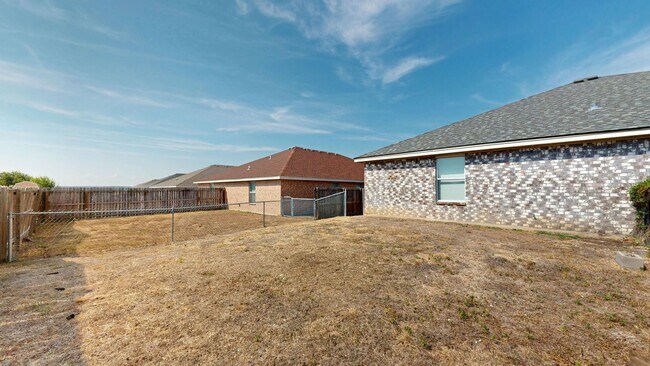 Building Photo - 316 Cedar Ridge Dr