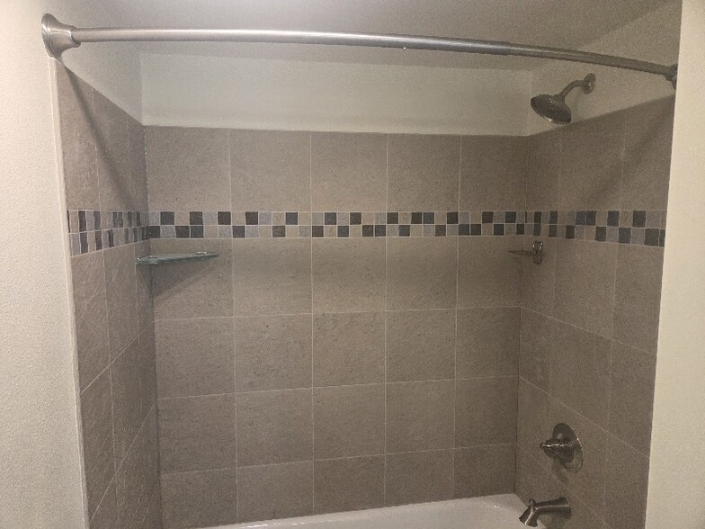 Building Photo - 2513 Sagebrush Ave