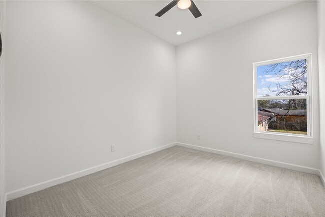 Building Photo - 5110 Westover St