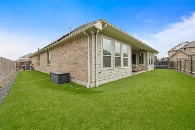 Building Photo - 509 Leon Loop