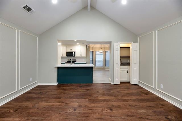 Building Photo - 2311 Wimbledon Dr