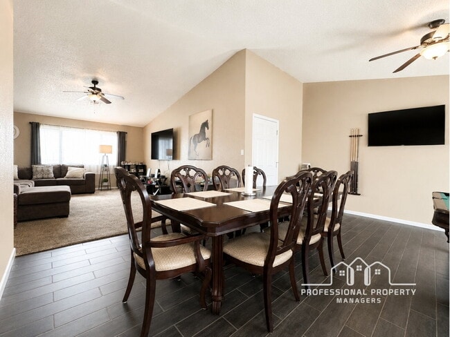 Building Photo - “Spacious 4-Bedroom, 2-Bath Home with Solar Panels in Yuma”