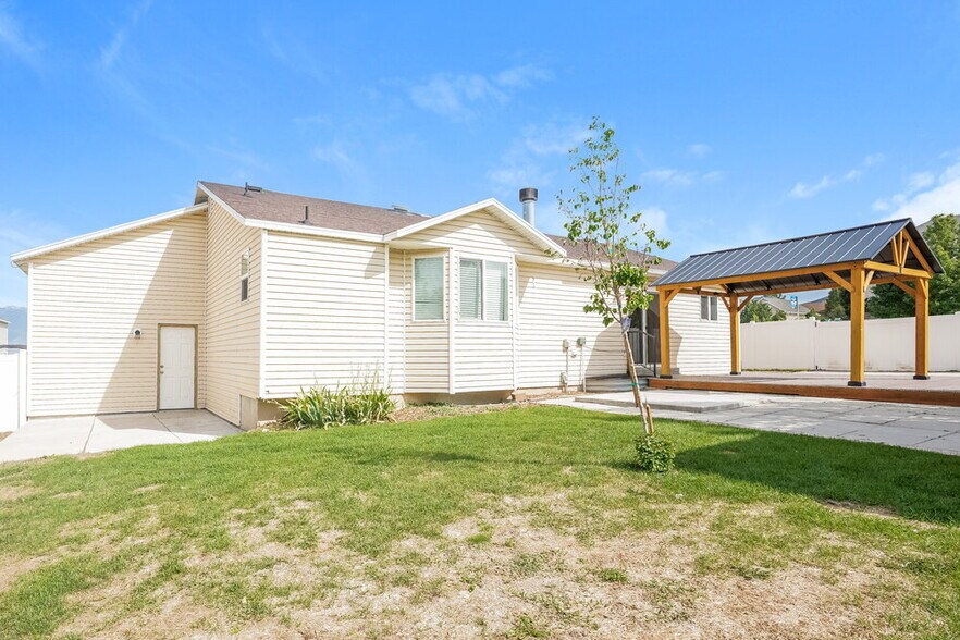 Building Photo - 14122 Rosaleen Ln
