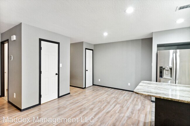 Building Photo - 4 br, 3 bath House - 6405 Sonrisa Pl NE