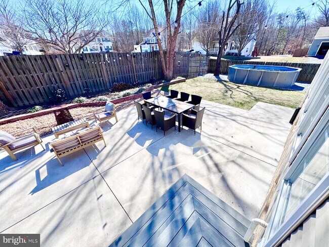 Building Photo - 15 River Oak Dr