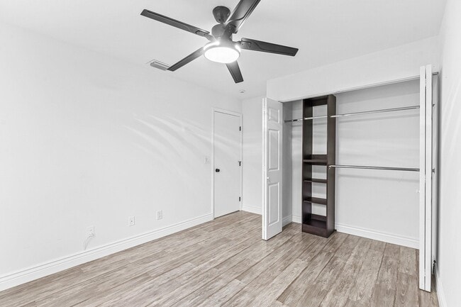 Building Photo - 125 Raintree Trail