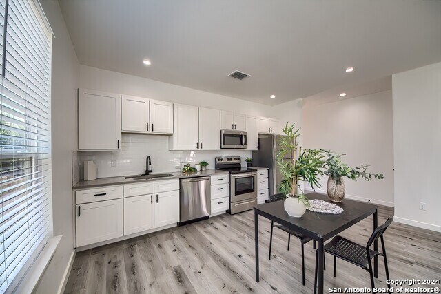 Building Photo - 2066 Dry Creek