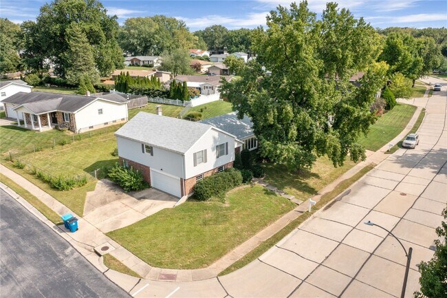 Building Photo - 2516 Westminister Dr