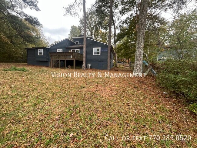 Building Photo - 5842 Oak Ct