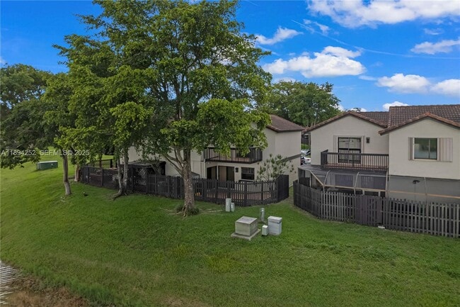 Building Photo - 15070 SW 49th Ln