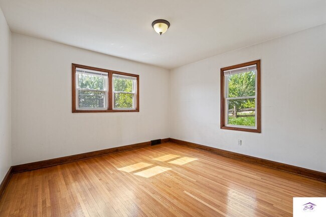 Building Photo - Charming 3 Bedroom Home in Convenient Omaha Location