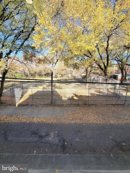 Building Photo - 620 Rodman St