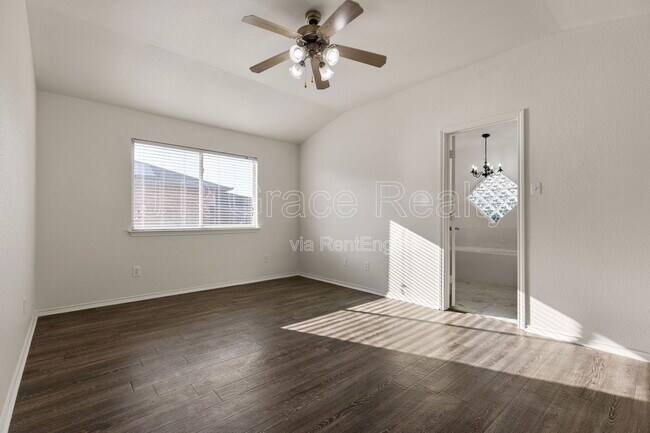 Building Photo - 10017 Barton Creek Dr