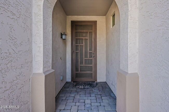 Building Photo - 233 E Glacier Dr