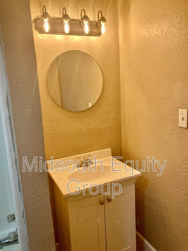 Building Photo - 808 S Lexington St