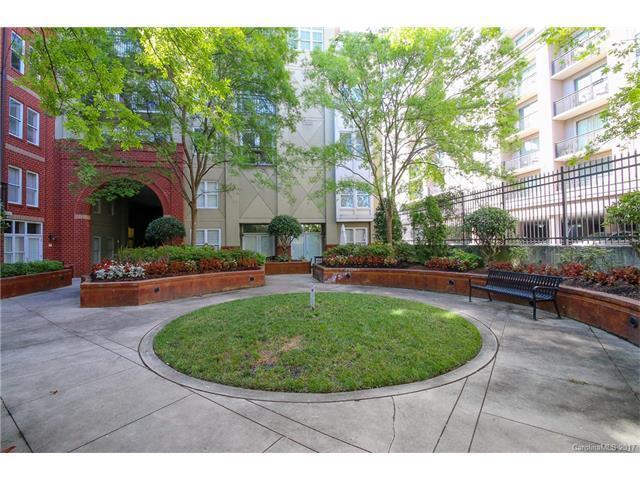 Building Photo - Dilworth/SouthEnd - 2 bed/2.5 bath First Floor Private Entrance
