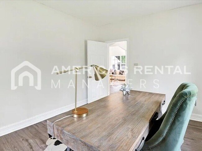 Building Photo - Room to Roam: Expansive Home with Screened Porch - Coming Soon!!