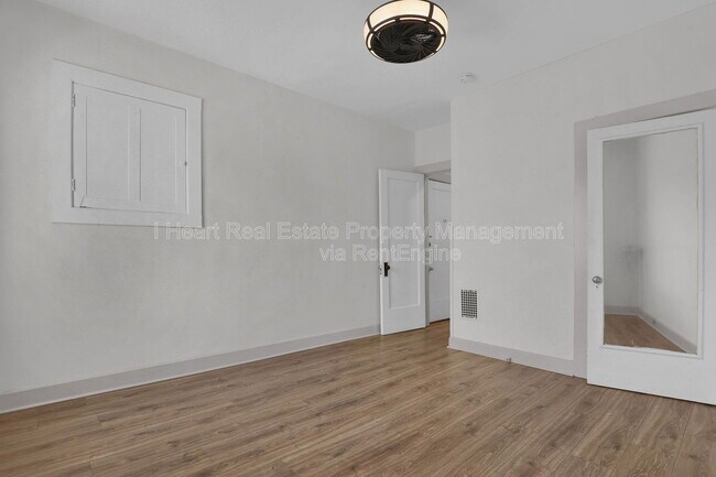 Building Photo - 269 Morrison Ave