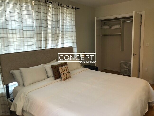 Building Photo - 601 Albany St