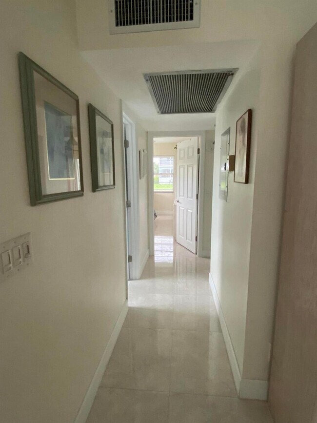 Building Photo - 321 Durham Cir