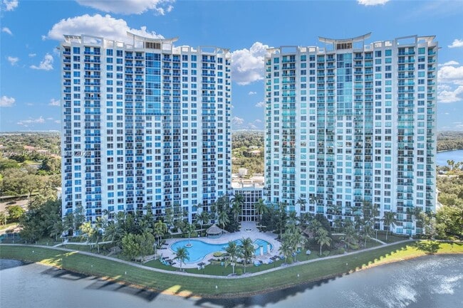 Building Photo - 2681 N Flamingo Rd
