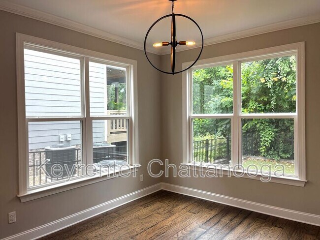 Building Photo - 1749 Seven Pines Ln