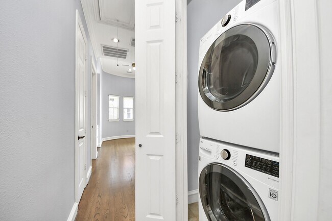 Building Photo - 5317 Feagan St