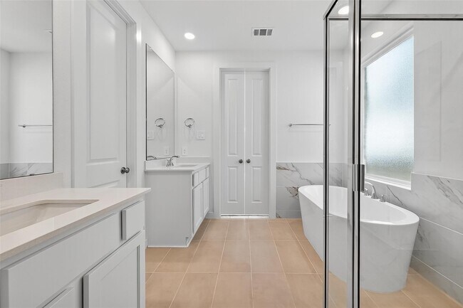 Building Photo - 3238 Kindred Wy