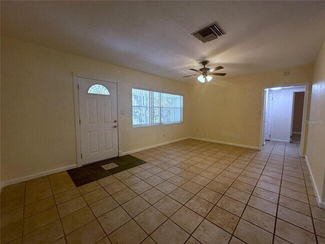 Building Photo - 1818 San Mateo Dr