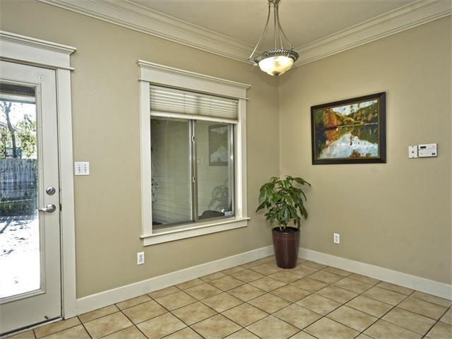 Building Photo - 3701 Robinson Ave