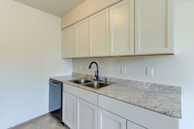 Building Photo - 301 Linde St