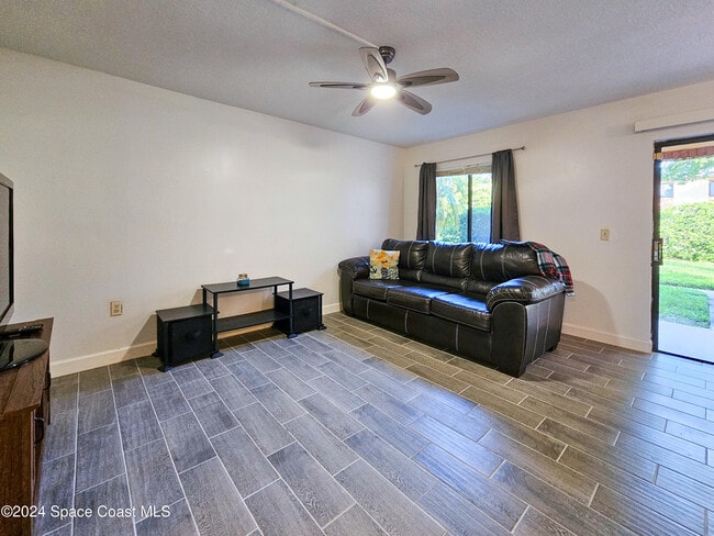 Building Photo - 193 San Juan Cir