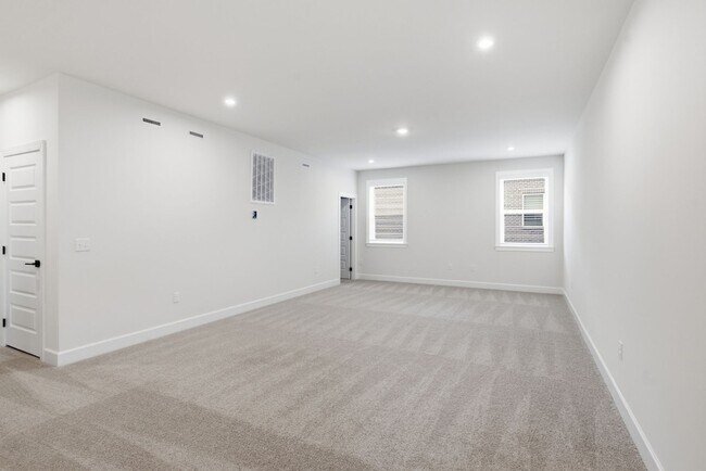 Building Photo - 1061 Sycamore Ests