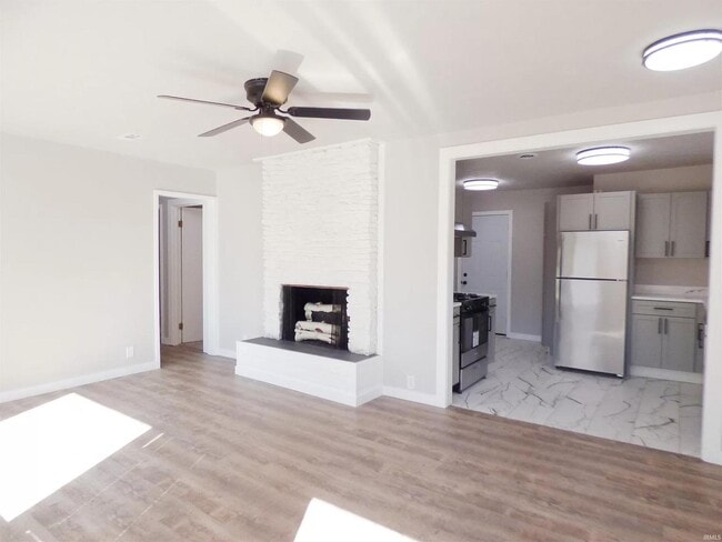 Building Photo - 19025 Oakmont S Dr