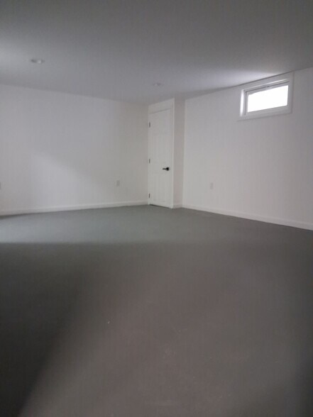 Building Photo - 61 Bushwick St