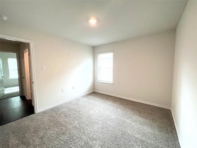 Building Photo - 812 Goldenrod Ln