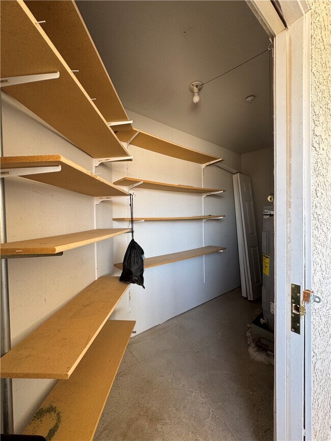 Building Photo - 2022 Merrill Ln