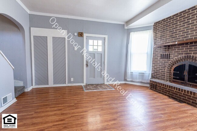 Building Photo - 1104 S Jackson St