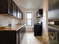 Building Photo - 1 bedroom in ASTORIA NY 11106