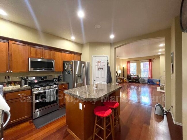 Building Photo - 6007 NE Alder St