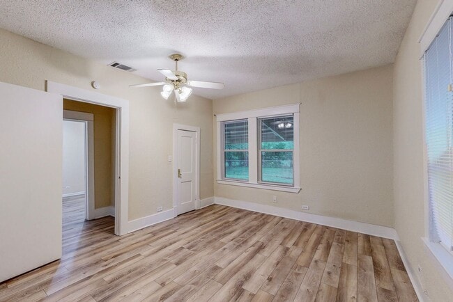 Building Photo - Available Mid-July! 3 Bedroom Home for Lea...