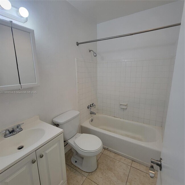 Building Photo - 1708 N 16th Ave